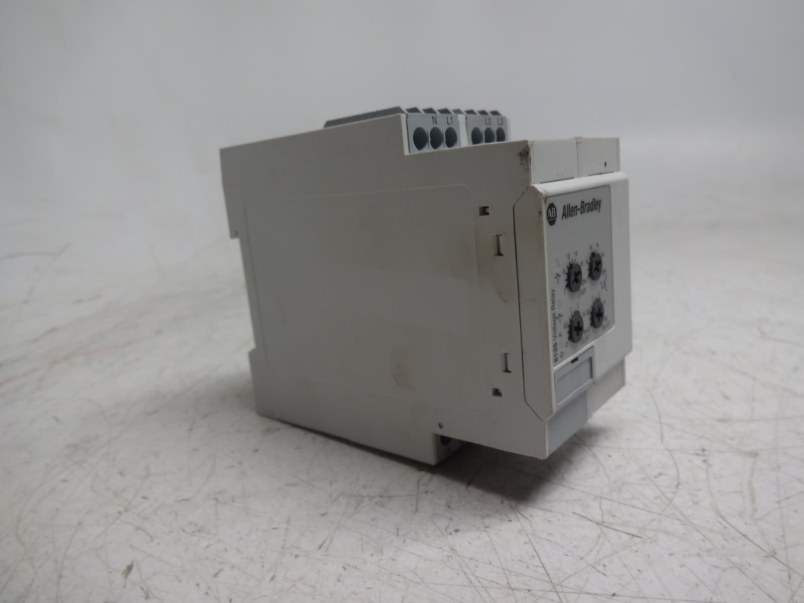 Allen Bradley 813S-V3-480V Series B Voltage Relay 4