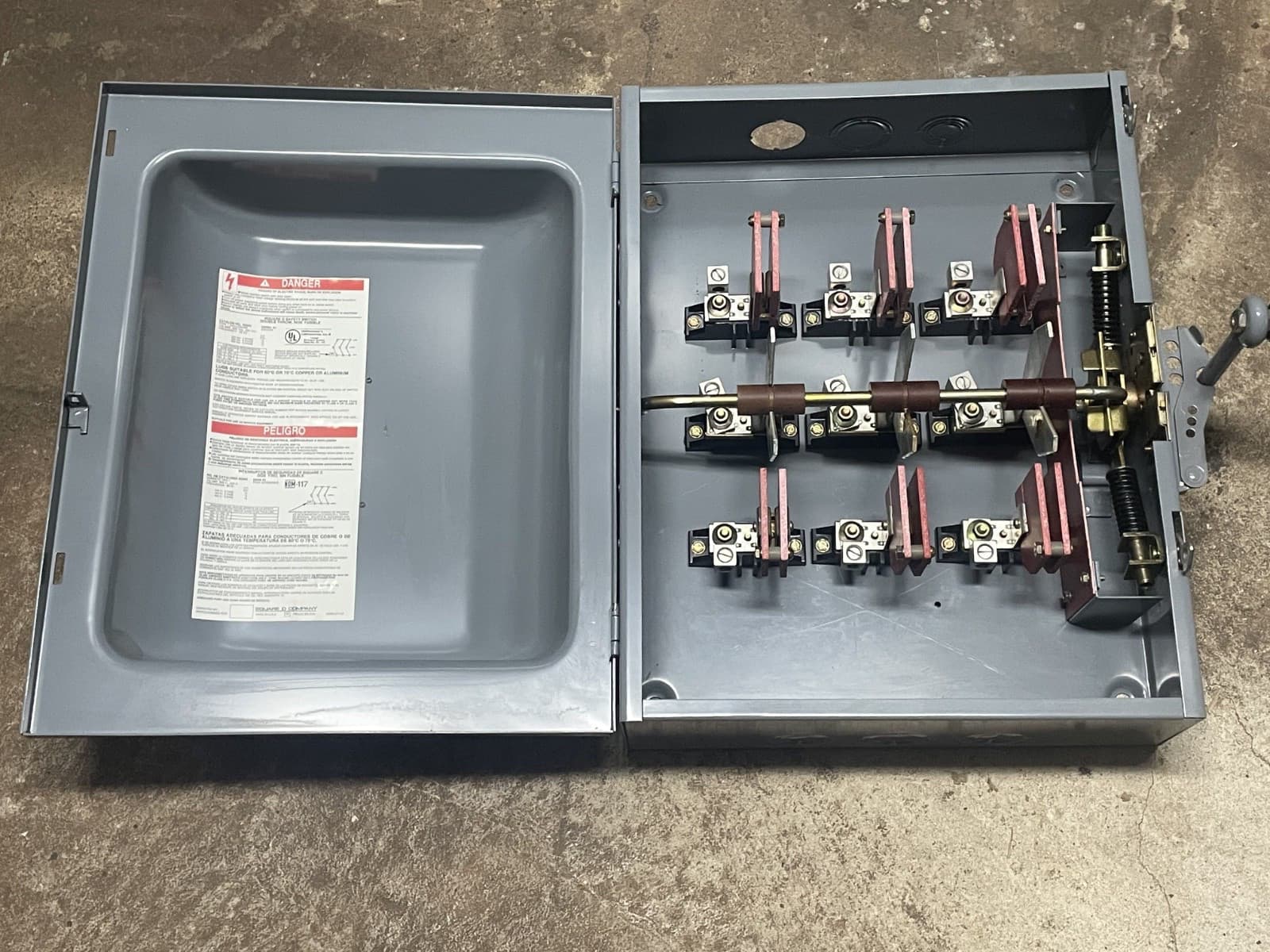 Square D 82343 100-Amp 600-VAC 250-VDC Double Throw Manual Transfer Switch 3-P 3