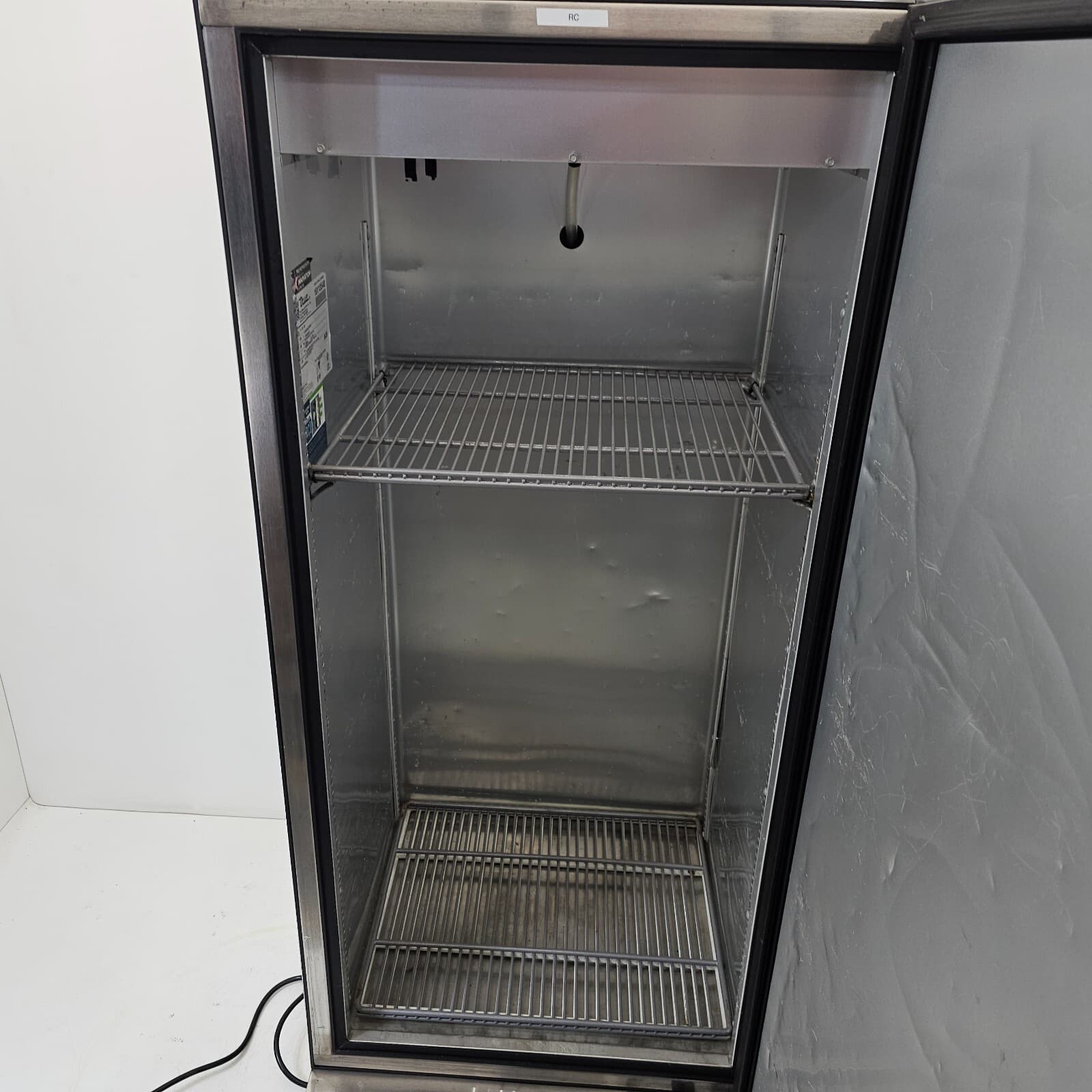 TRUE T-12-HC REACH IN 1 SECTION REFRIGERATOR. Solid Door, Single Section REF1005 6