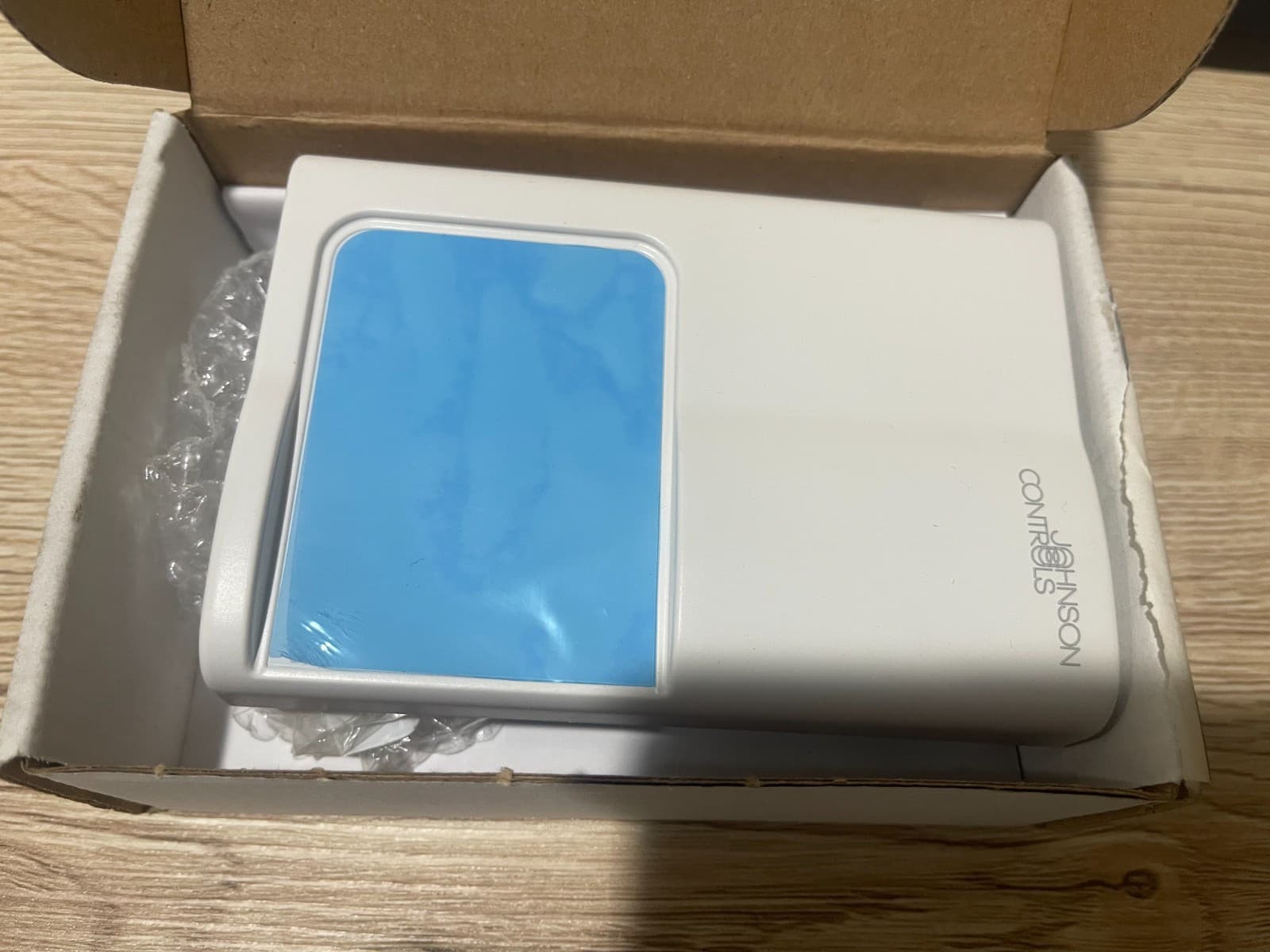 Johnson Controls metasys LN-sensor-0  Room Sensor, brand new unopened Box 2