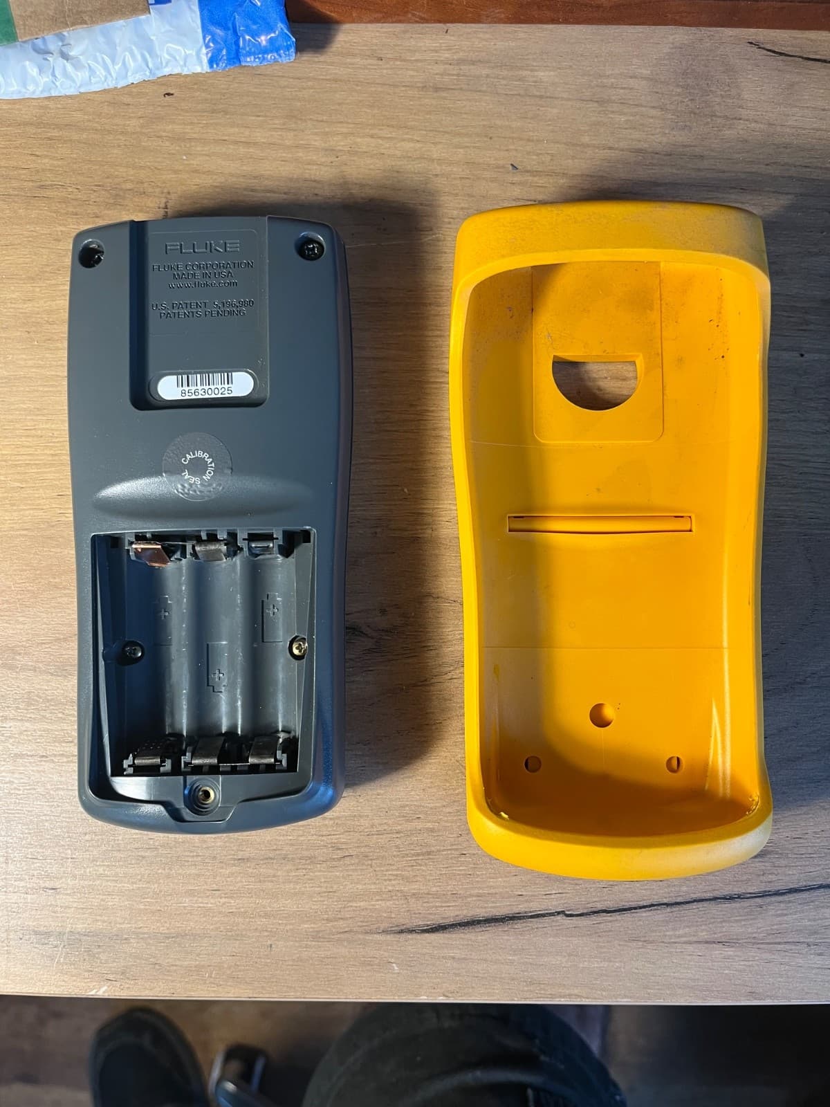 Fluke 54 II Themometer  for Parts Broken Battery Contact As Is Untested 2