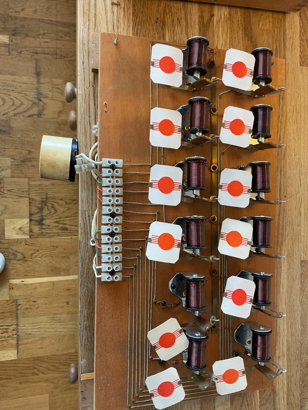 Vintage 1940/50’s  Servants Bell Box Butler / Servants  Room Indicator -12 Flags 2