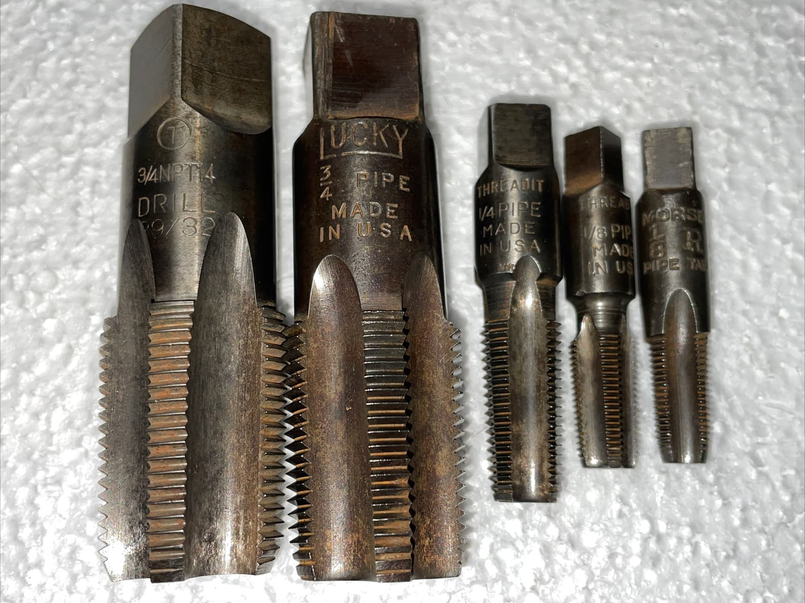 LOT OF 5 PIPE TAPS Lucky, T, Threadit, Morse USA