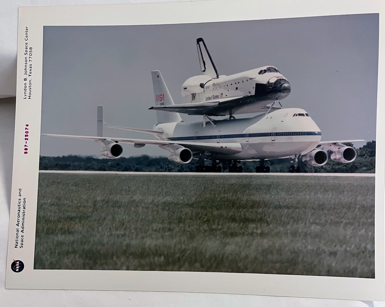 NASA 8x10 Photo S87-25074 | Space Shuttle on NASA 905 SCA | Johnson Space Center