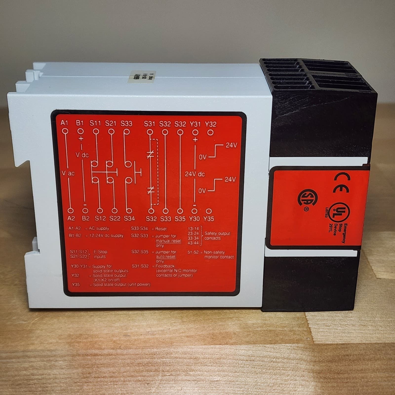 Banner ES-UA-5A Safety Relay 2
