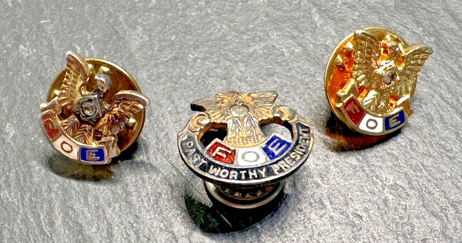 3 FOE PINS TACKS FRATERNAL ORDER OF EAGLE : 1 PAST WORTHY PRESIDENT, 2 FOE G981