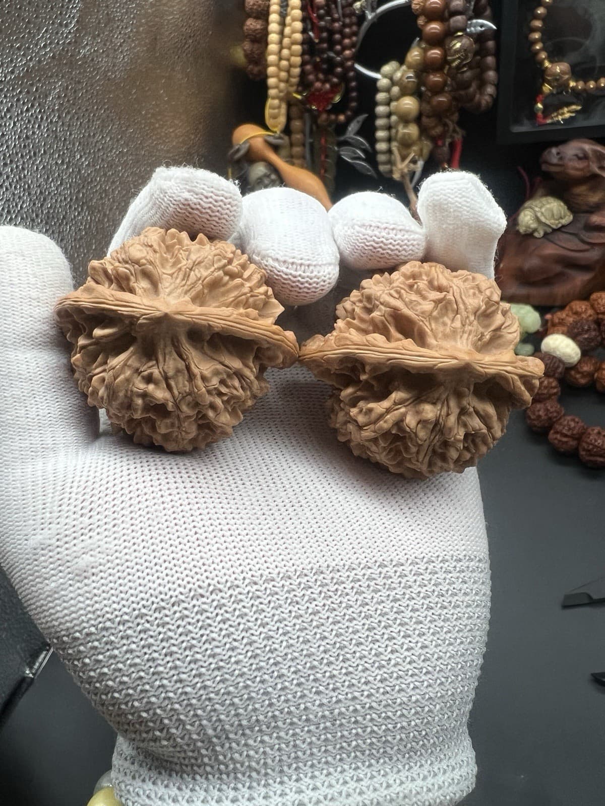 Pair of  Match Chinese Health Walnut 50×46×40mm 精配文玩核桃大尺码～桃心桩麒麟纹官帽 2