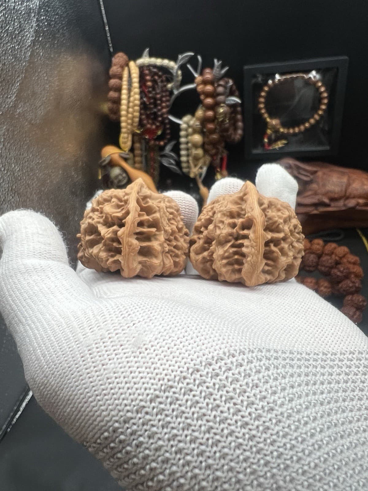 Pair of  Match Chinese Health Walnut 50×46×40mm 精配文玩核桃大尺码～桃心桩麒麟纹官帽 3