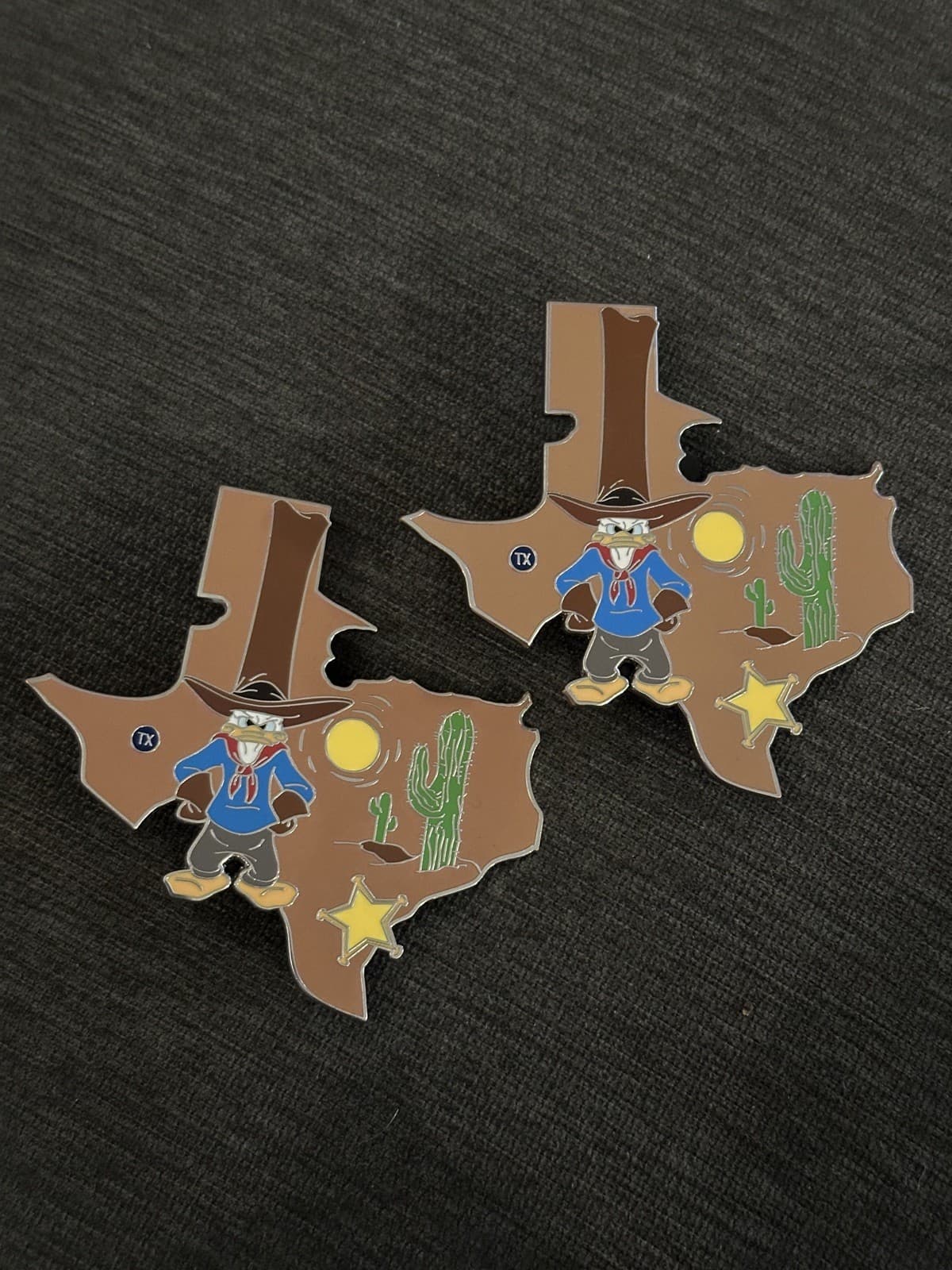 Disney Donald American Adventure Texas TX Mystery Disney Pin Limited Release