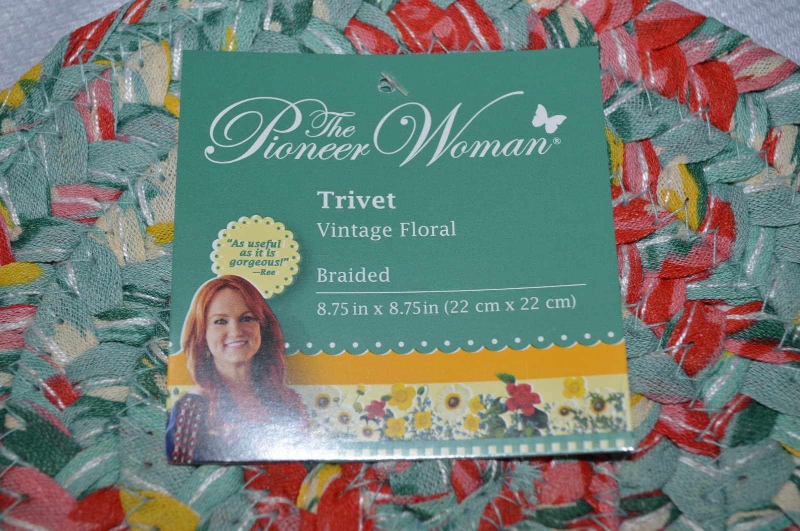 THE PIONEER WOMAN ~ TRIVET ~ VINTAGE FLORAL ~ BRAIDED ~ 8.75" DIAMETER ~ NEW 3