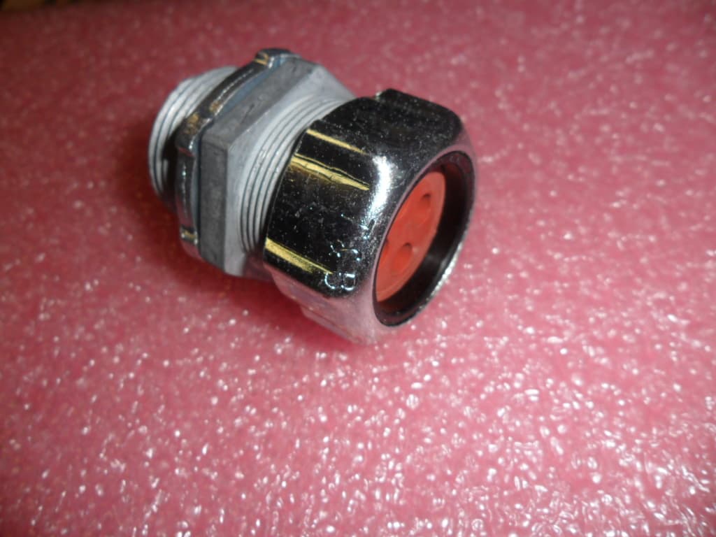 2540-4 Multi-Hole Cord Connector, 4 Holes  1" Cord Diameter 0.215 to 0.235 Inch 3