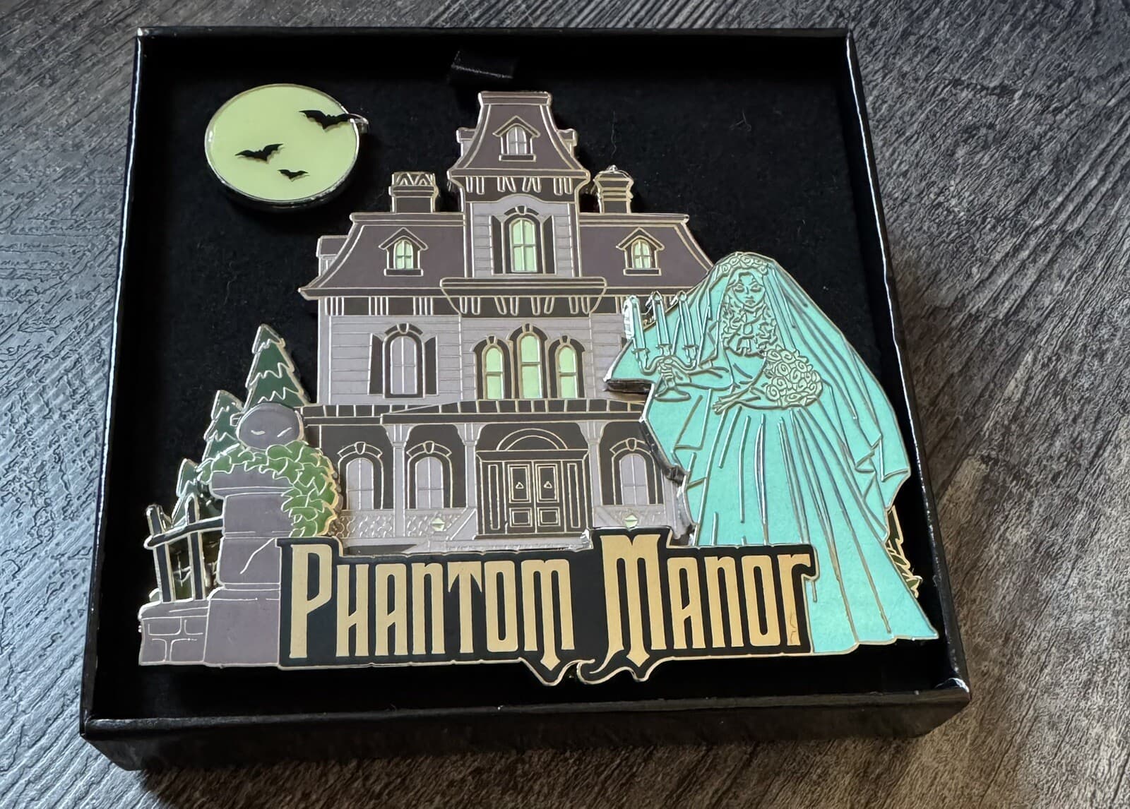 Disneyland Paris DLP Phantom Manor Constance the Bride Jumbo Boxed 2 Pin Set 2