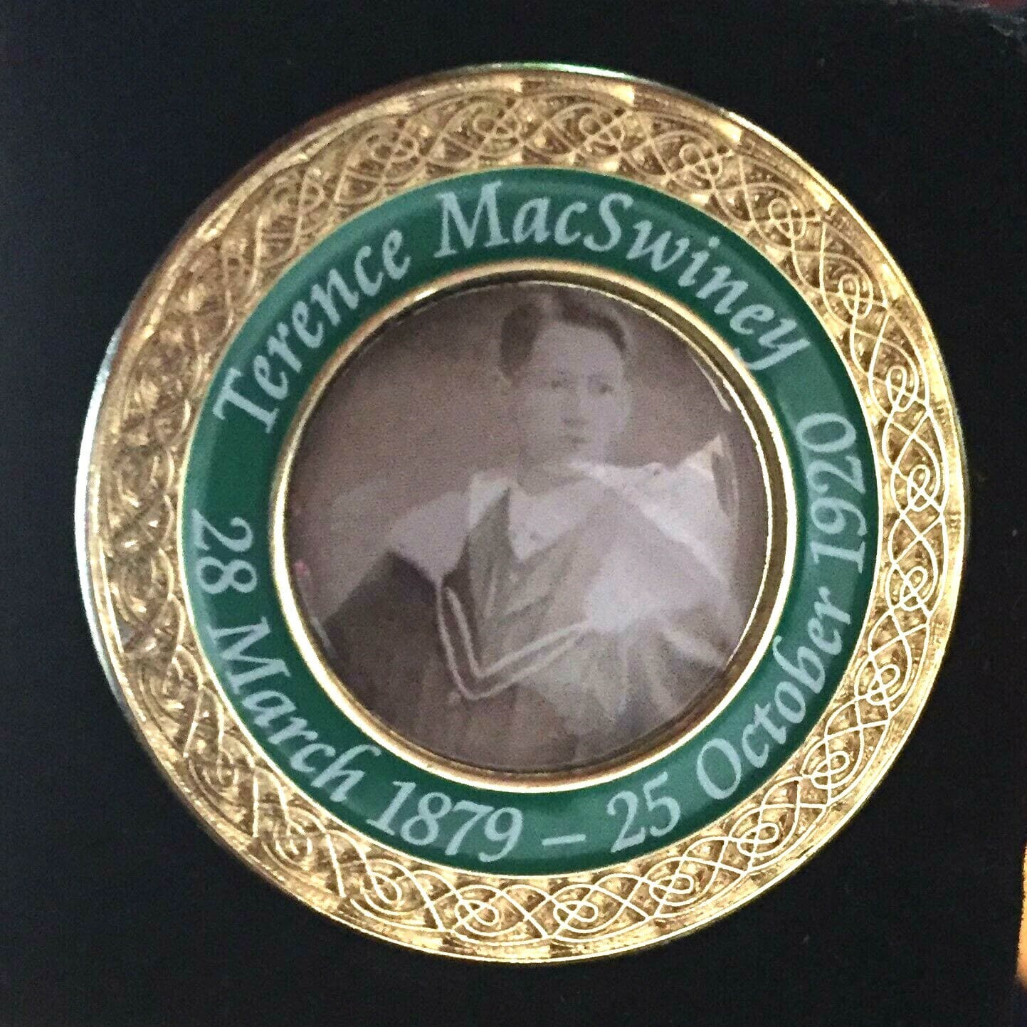 Terence MacSwiney badge,Irish Republican ,MAYOR OF CORK ,died Hunger strike,1920 5