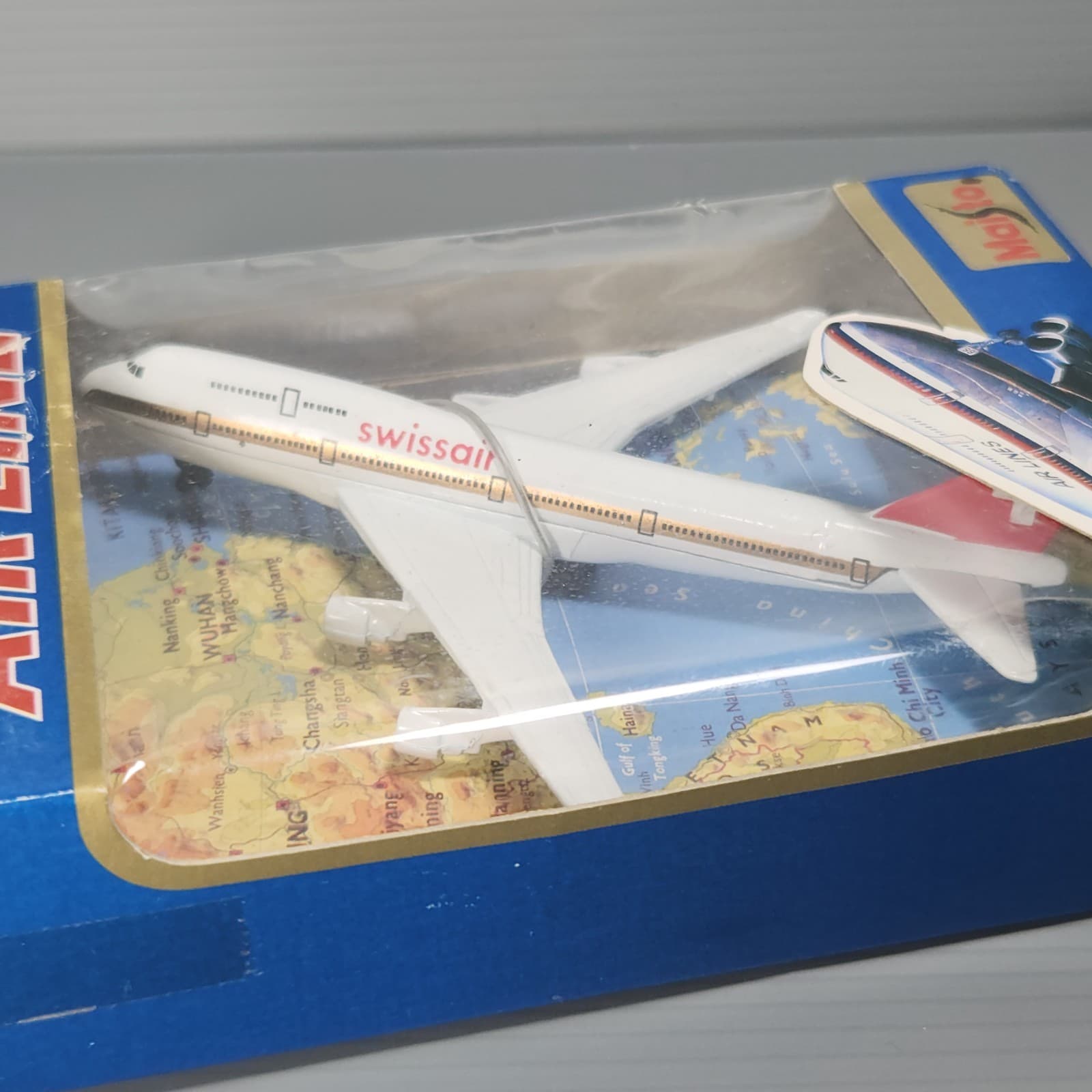 Swissair Airlines Passenger Jet Airliner Maisto Diecast Replica Box Damage 2
