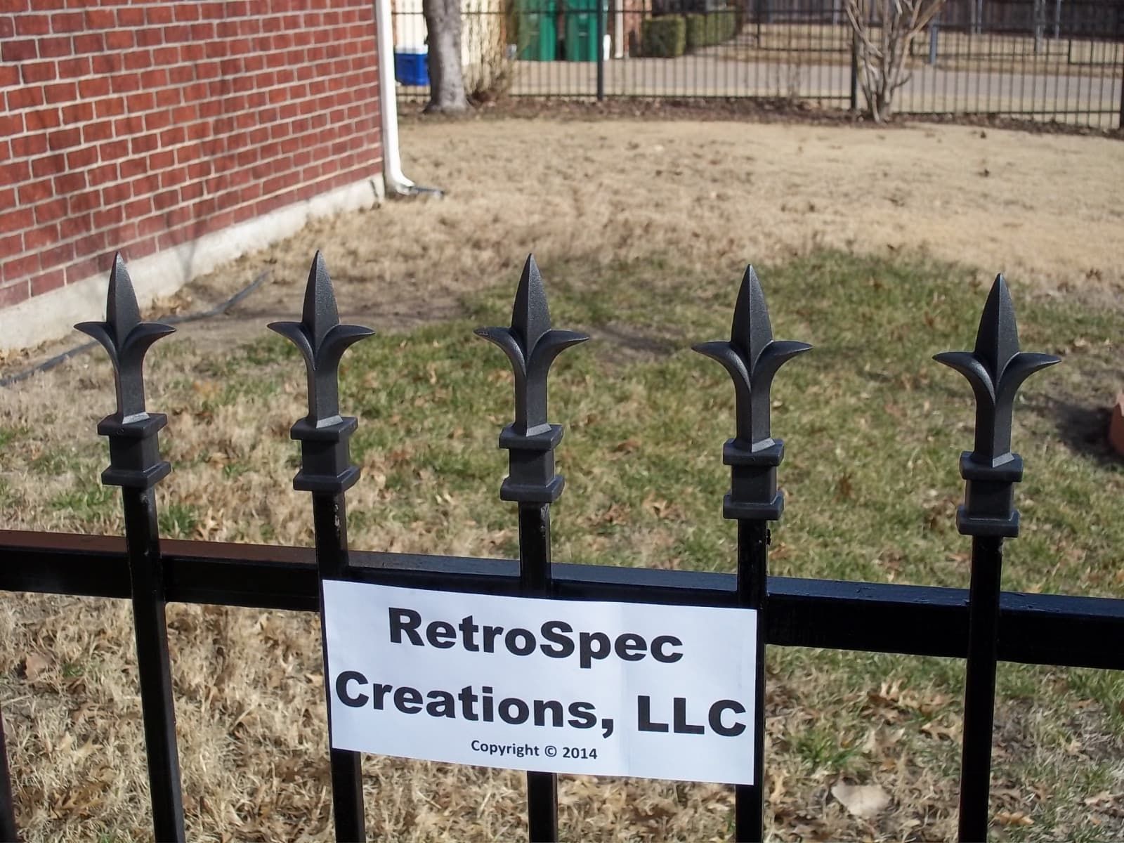 10 EACH (1/2-INCH) BLACK PLASTIC IRON FENCE FINIAL TOPS 1-50 TRIAD SPEAR 2