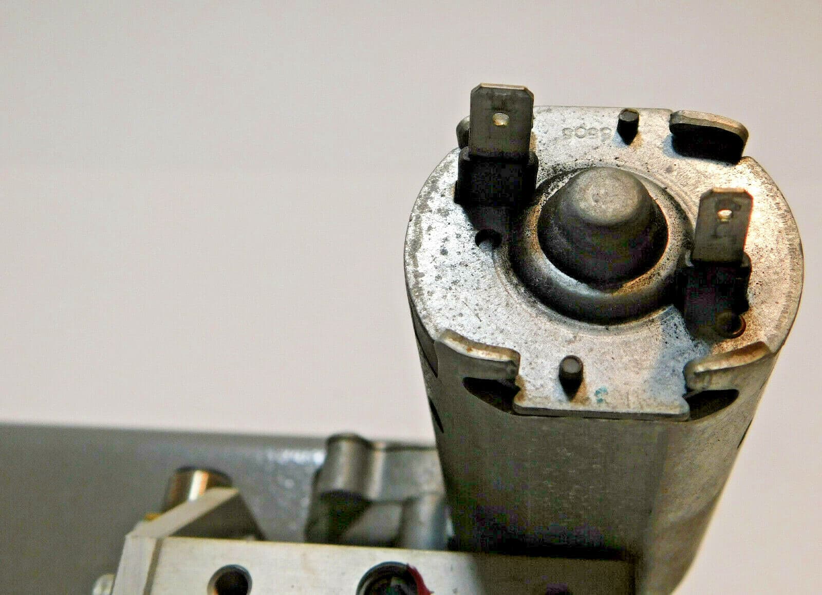 Solder Wire Feeder Mechanism from Vitronics Soltec Wave Soldering Machine 5