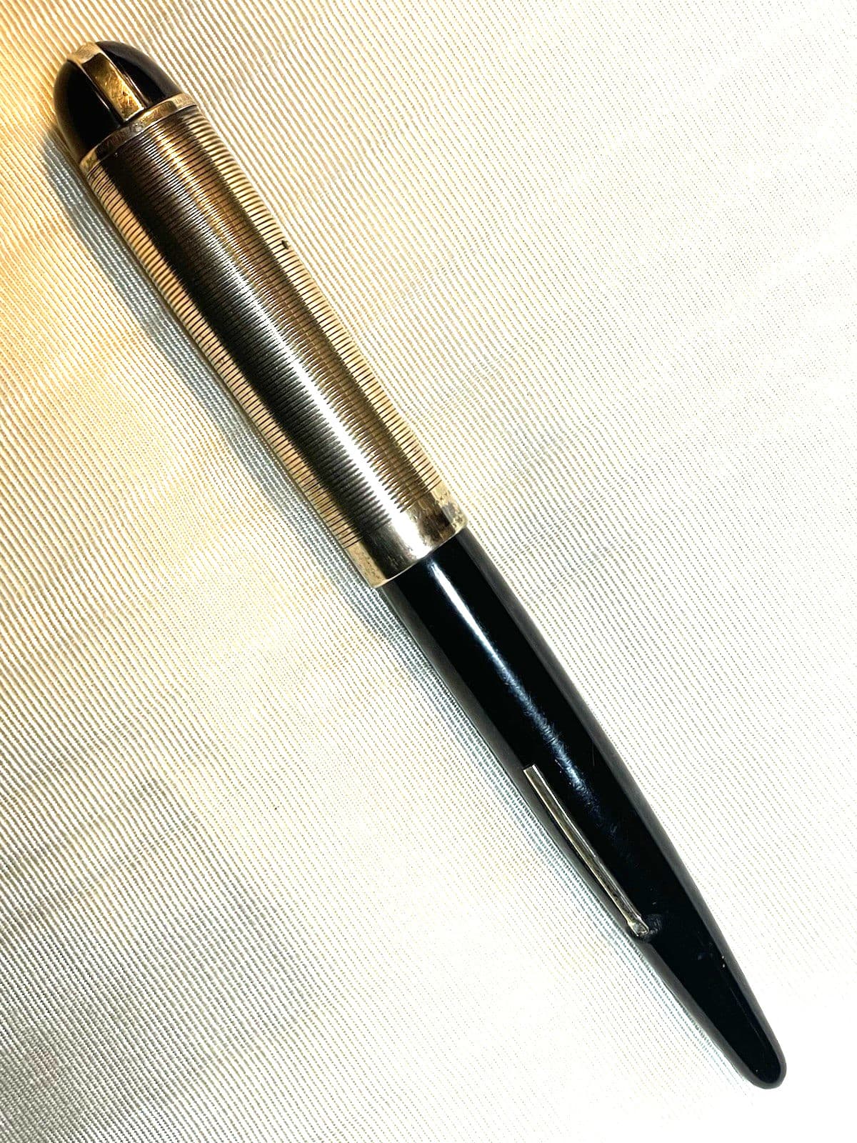 VINTAGE 1940'S EVERSHARP SKYLINE FOUNTAIN PEN - 14K NIB - 14 K GF CAP UNRESTORED 4