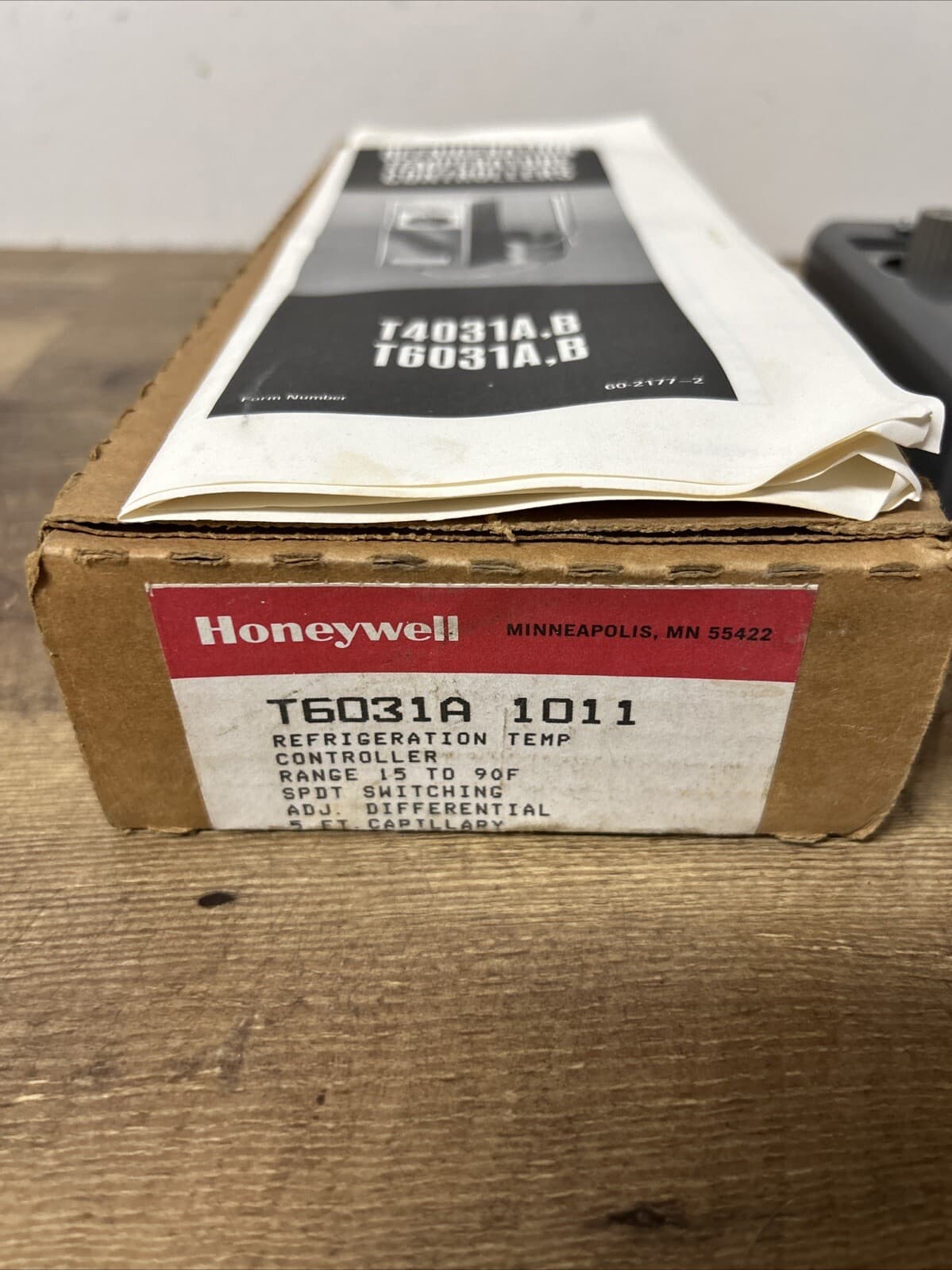 Honeywell-T6031A 1011 -Remote-Bulb-Refrigeration Controller 2