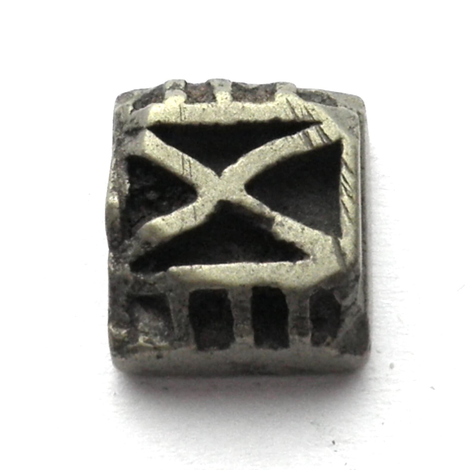 ANTIQUE AFRICAN ASHANTI AKAN GEOMETRIC GOLD WEIGHT 1400-1720 AD Brass 6g No40 3