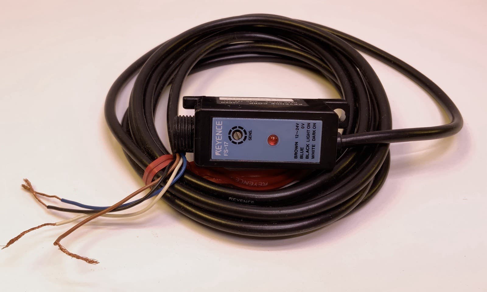 NEW Keyence FS-17 Photoelectric Amplifier NPN Fiber Optic Only, Packaging Torn 4