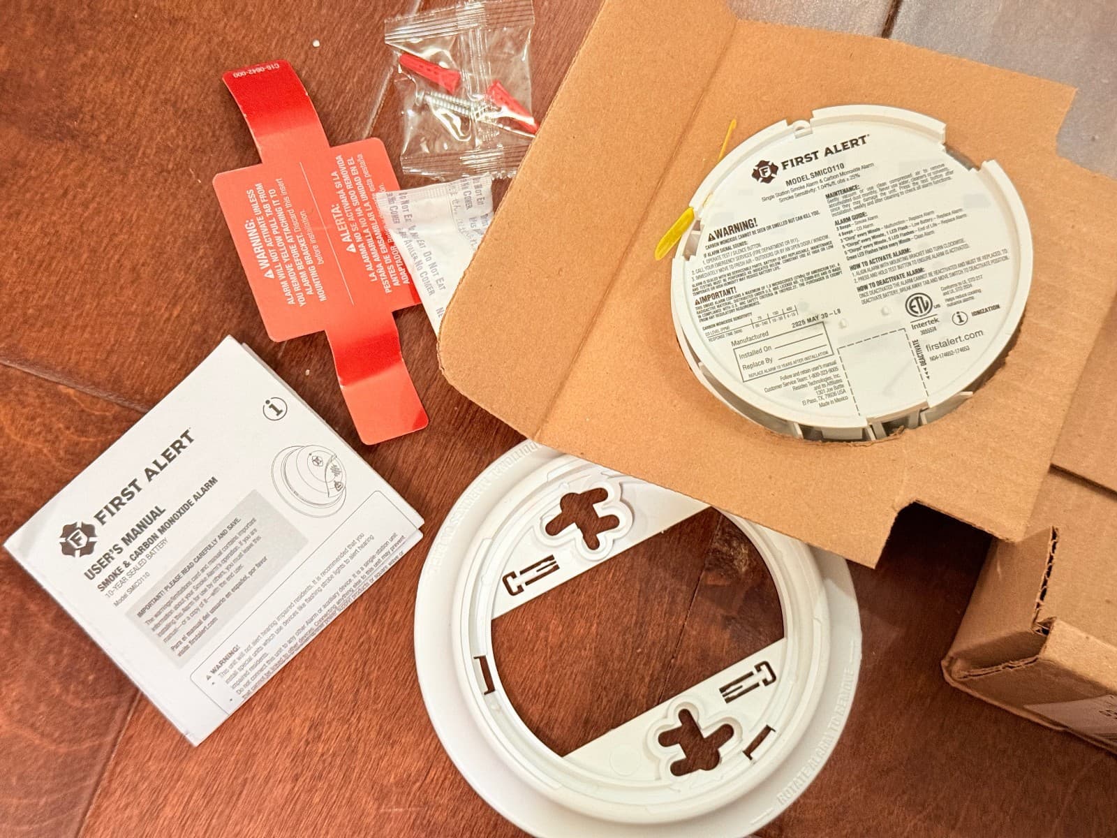 First Alert SMICO110, 10-Year Battery Combination Smoke & Carbon Monoxide Alarm 3