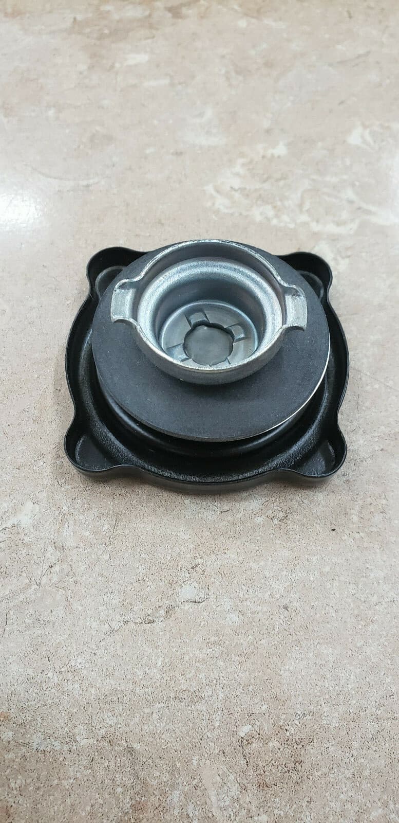 Engine Oil Cap Gm OEM NOS #25060081 #10044670 Camaro, Corvette , Firebird 3