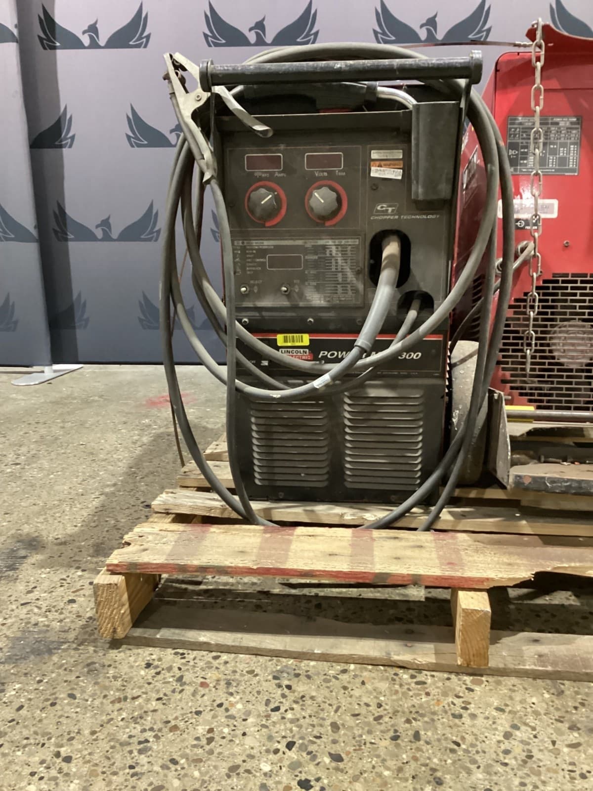 LINCOLN ELECTRIC POWER MIG 300 WELDER USED 2