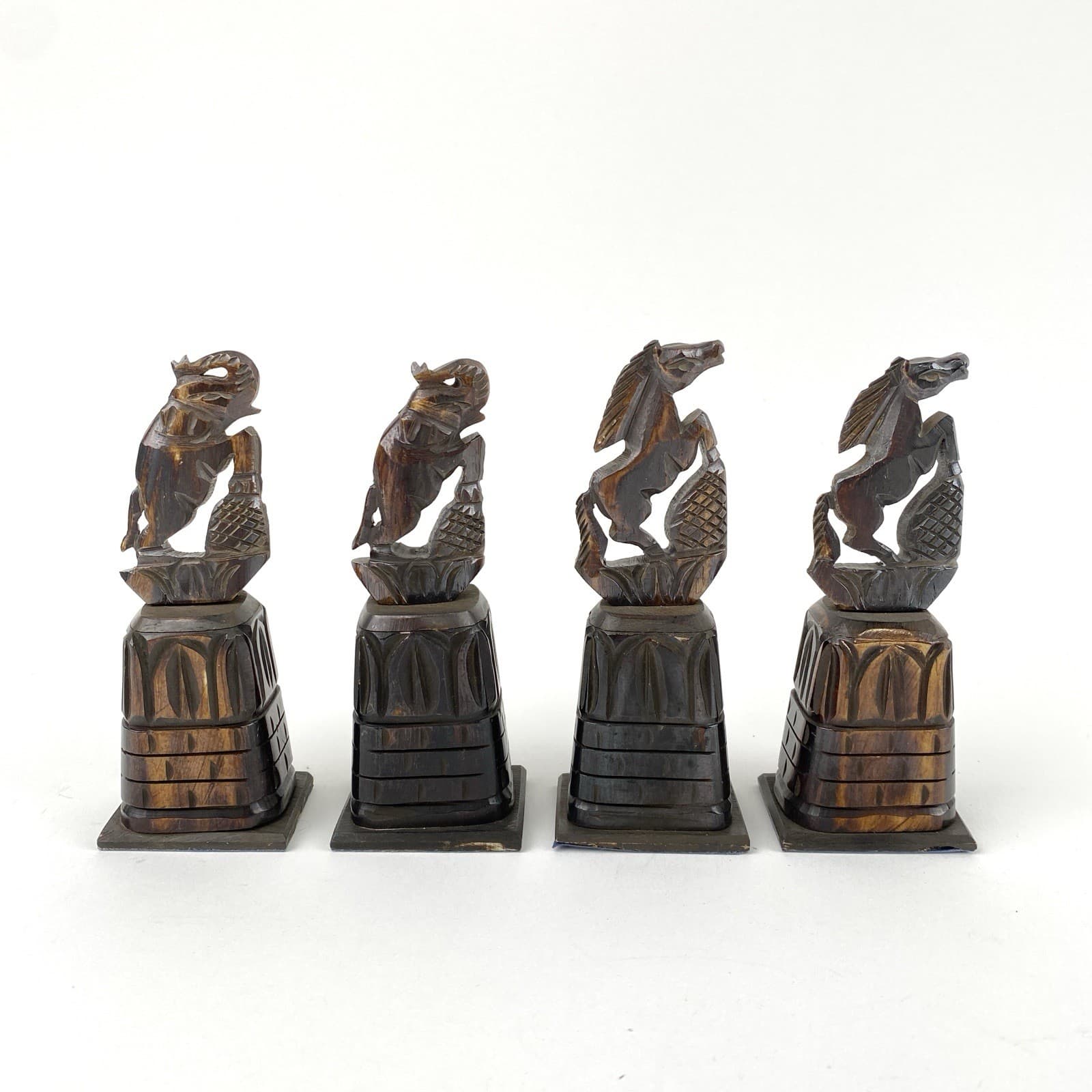 Vintage Rare Hand Carved Egyptian Camel Bone 32-Piece Complete Chess Set 3