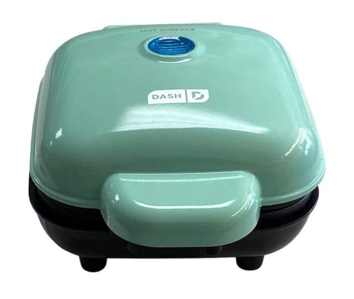 Dash Egg Bite Maker Makes 4 Egg Bites Teal Black DBBM400GBAQ04 New Without Box