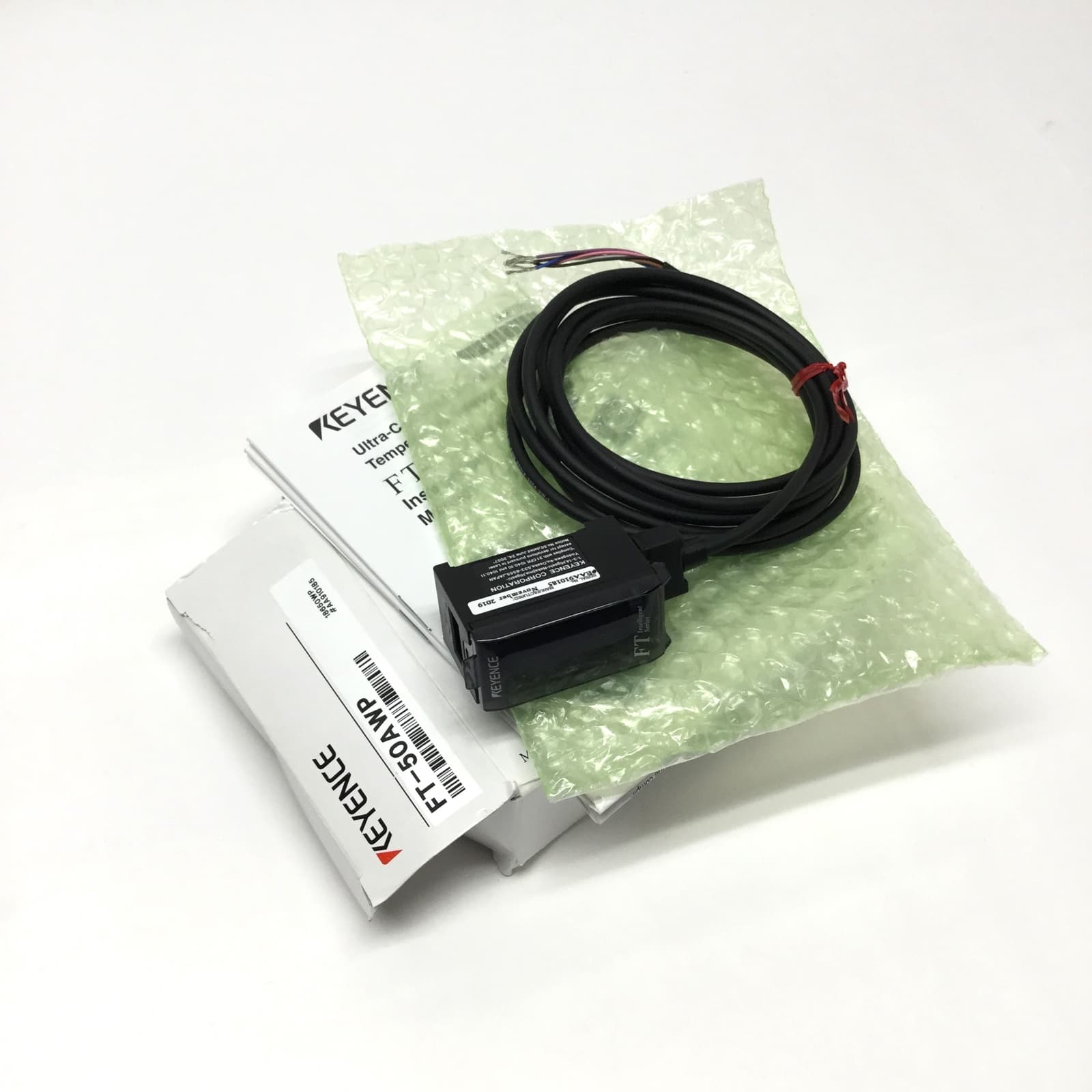 Keyence FT-50AWP Digital Infrared Temperature Sensor 12-24VDC, PNP, 4-20mA