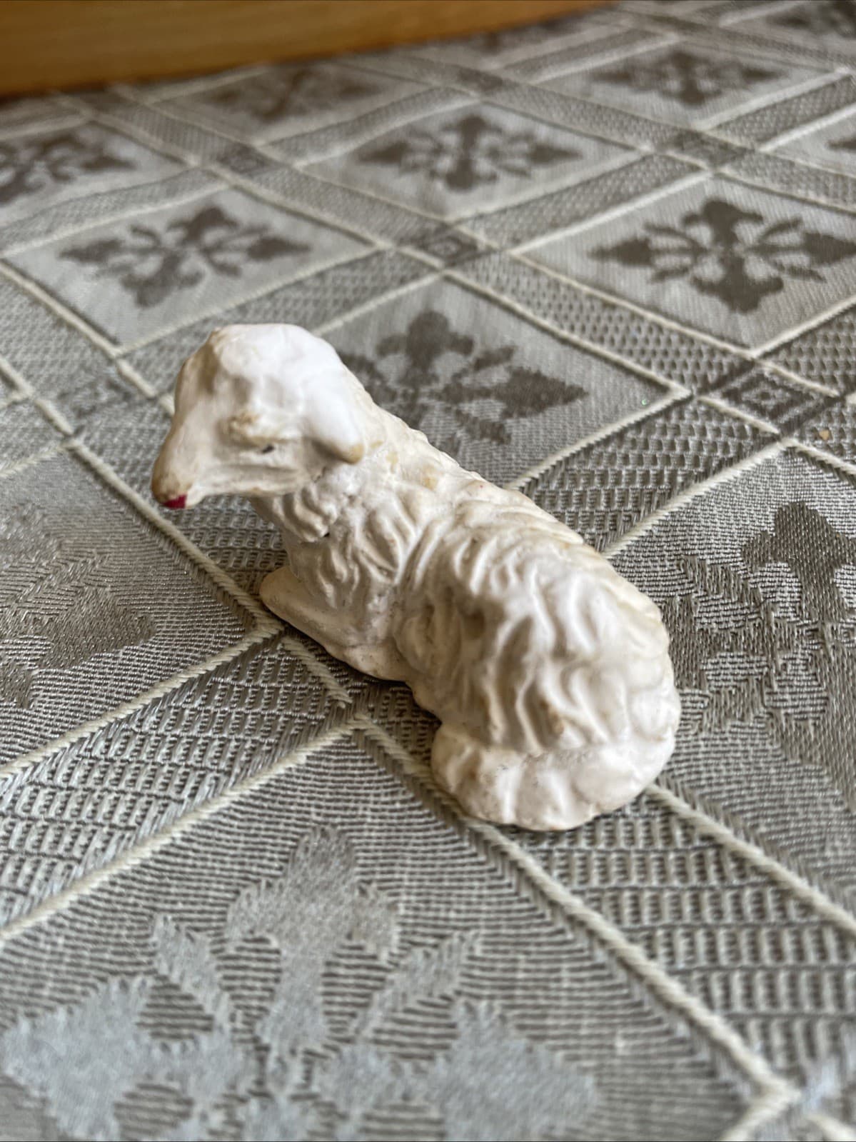 Small Flock of Vintage Small Sheep Lamb Laying Nativity Lamb Figurines Unmarked 4