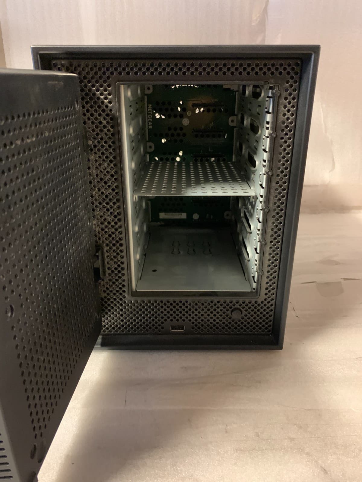 NETGEAR ReadyNAS RN51600 6-Bay | No HDD 3