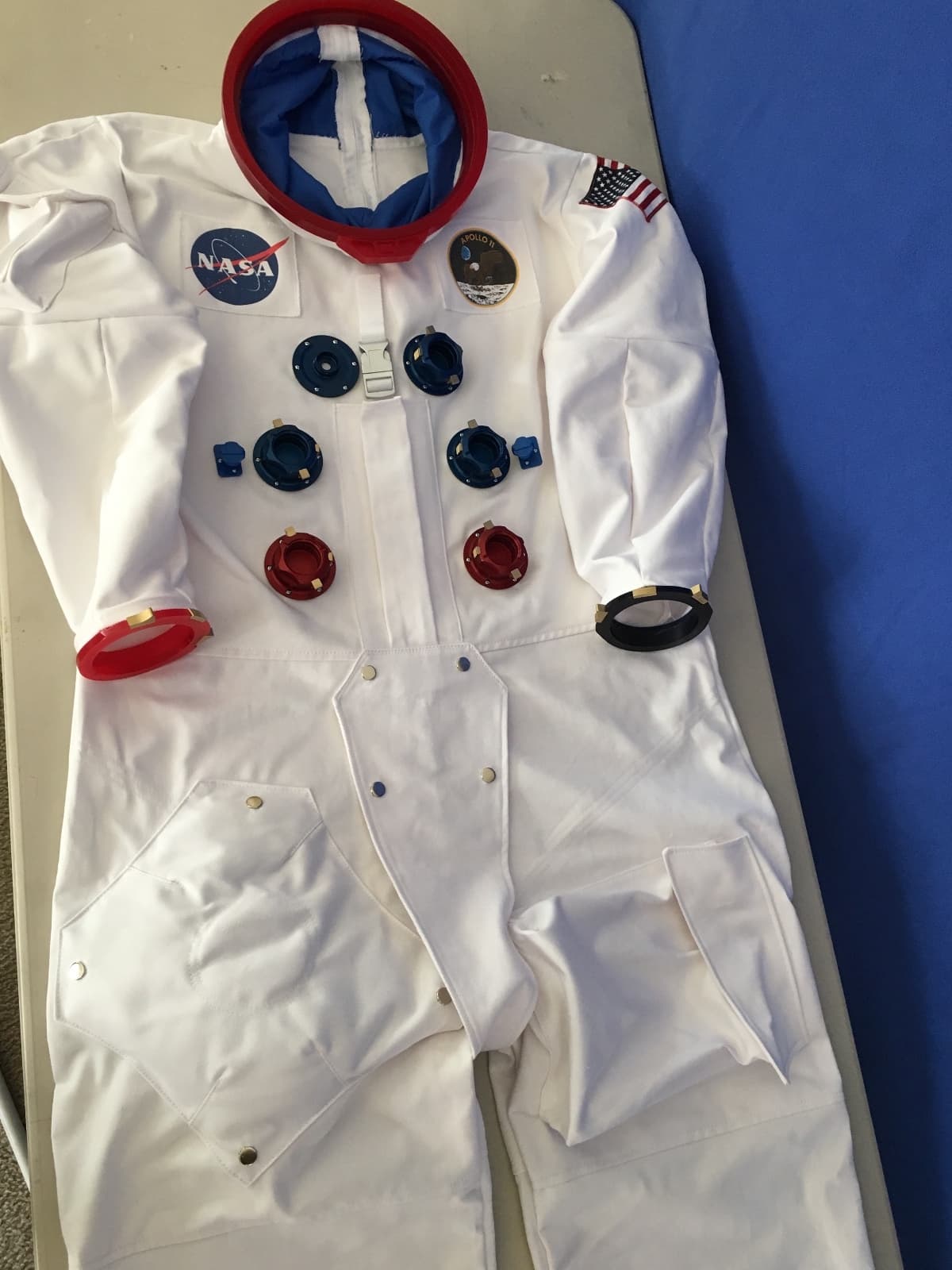 APOLLO SPACE SUIT WITH ALUMINUM SUIT FITTING - NASA REPLICA 6