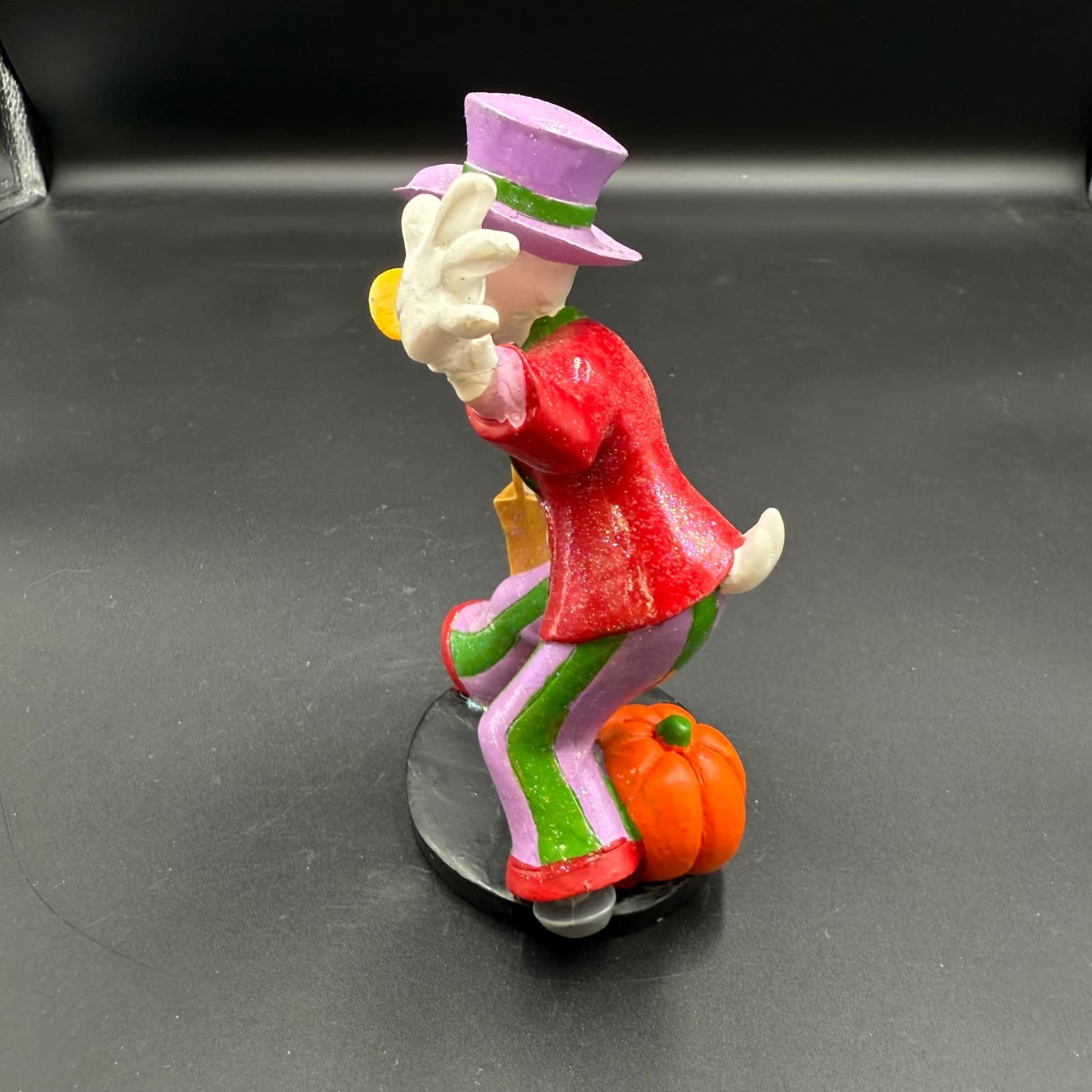 Disney Figurine Donald Duck Glitter Suit Halloween Collectible Statue 2