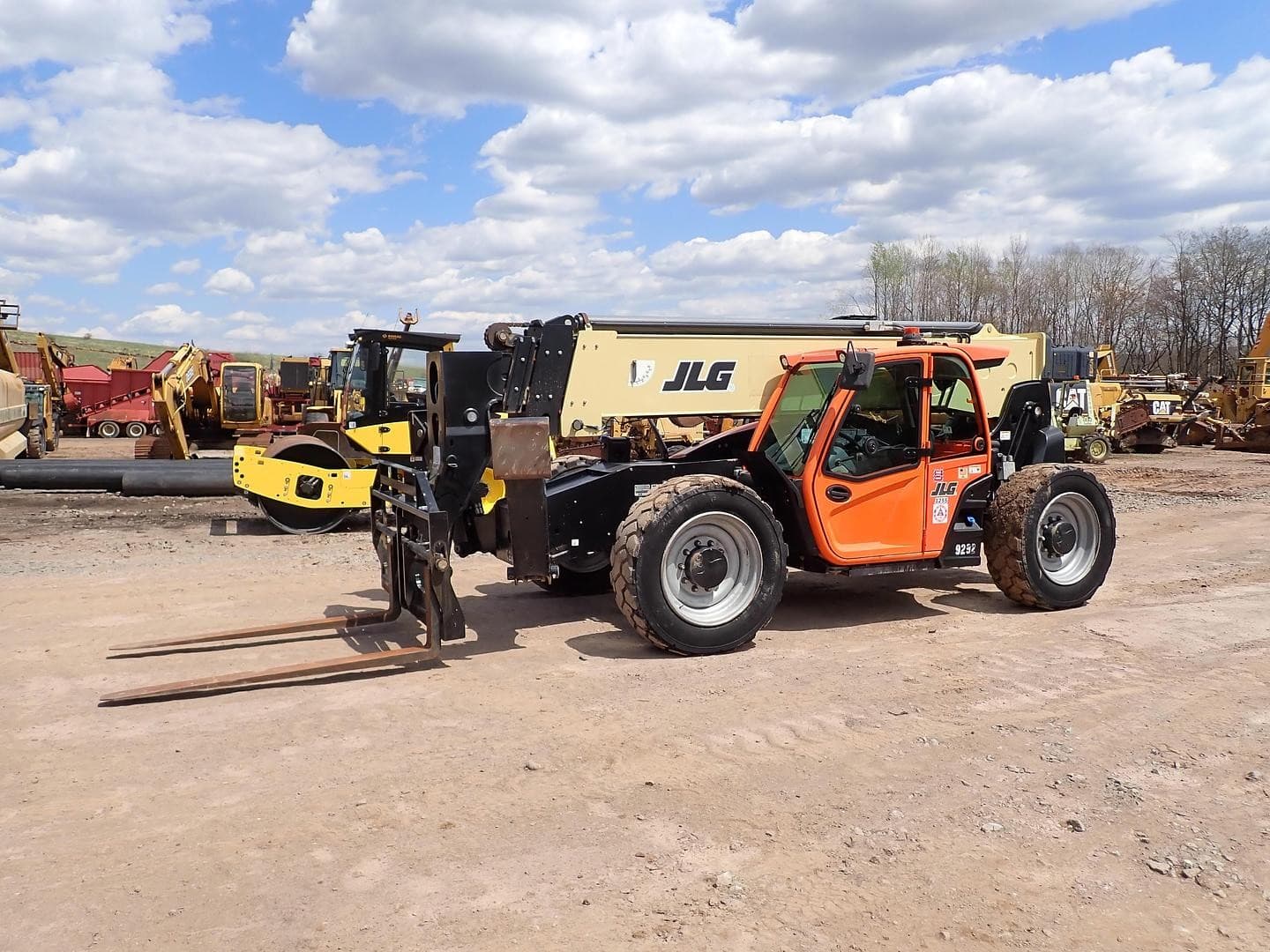 2020 JLG 1255 Telehandler LOW HOURS! EROPS A/C 12K LBS 72" FORKS