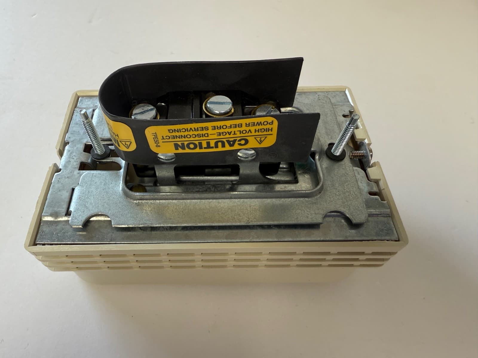 SIEMENS 134-1084 ROOM THERMOSAT LT DUTY LINE VOLTAGE RANGE 40/90 F  NEW OPEN BOX 3