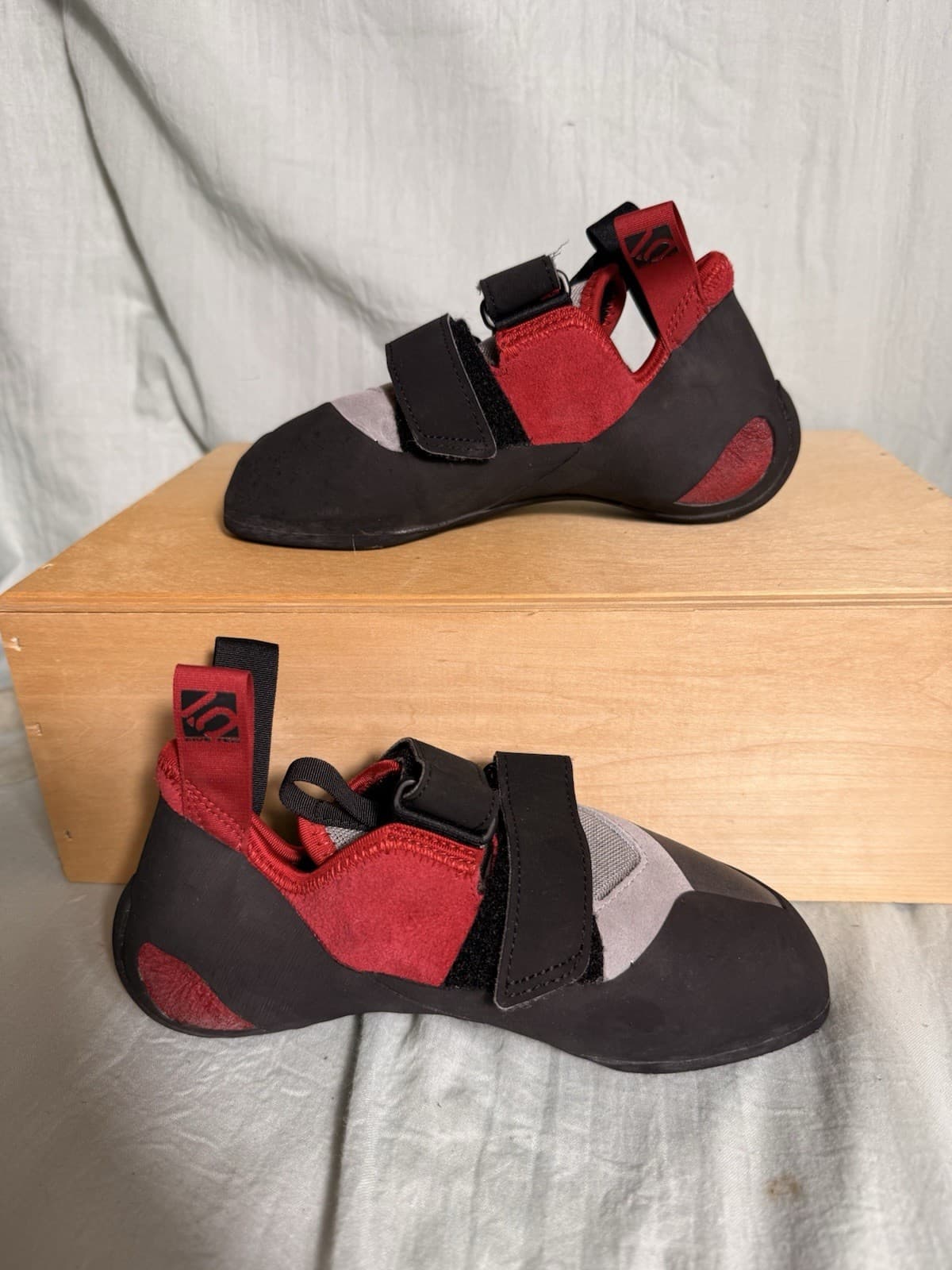 Adidas ASYM 5.10 Women's Rock Climbing Slipper Shoes US 7.5 Black/Red/Grey 2