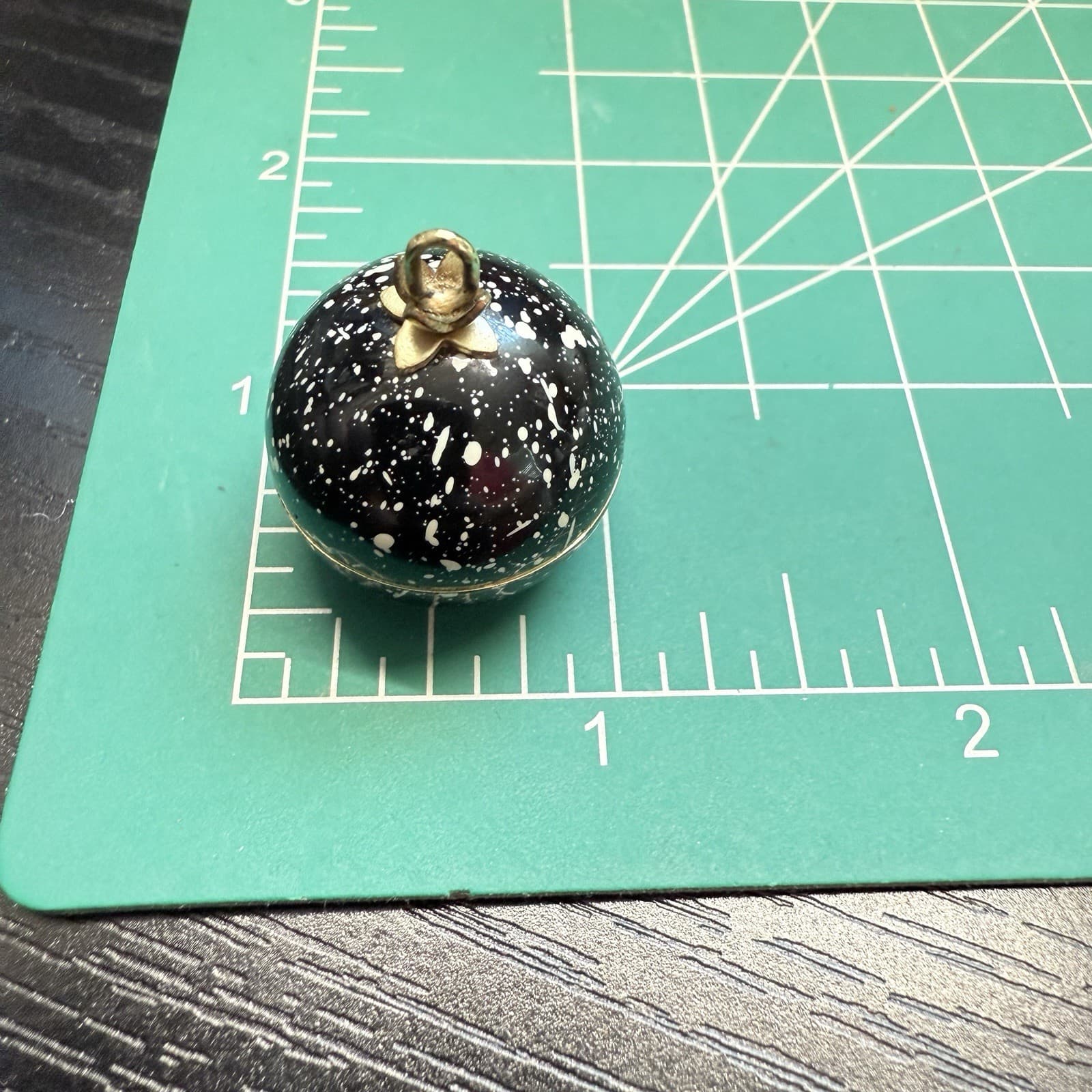 Vintage Caravelle Swiss Watch Black White Enamel Ball Orb Pendant WORKS RUNS 5