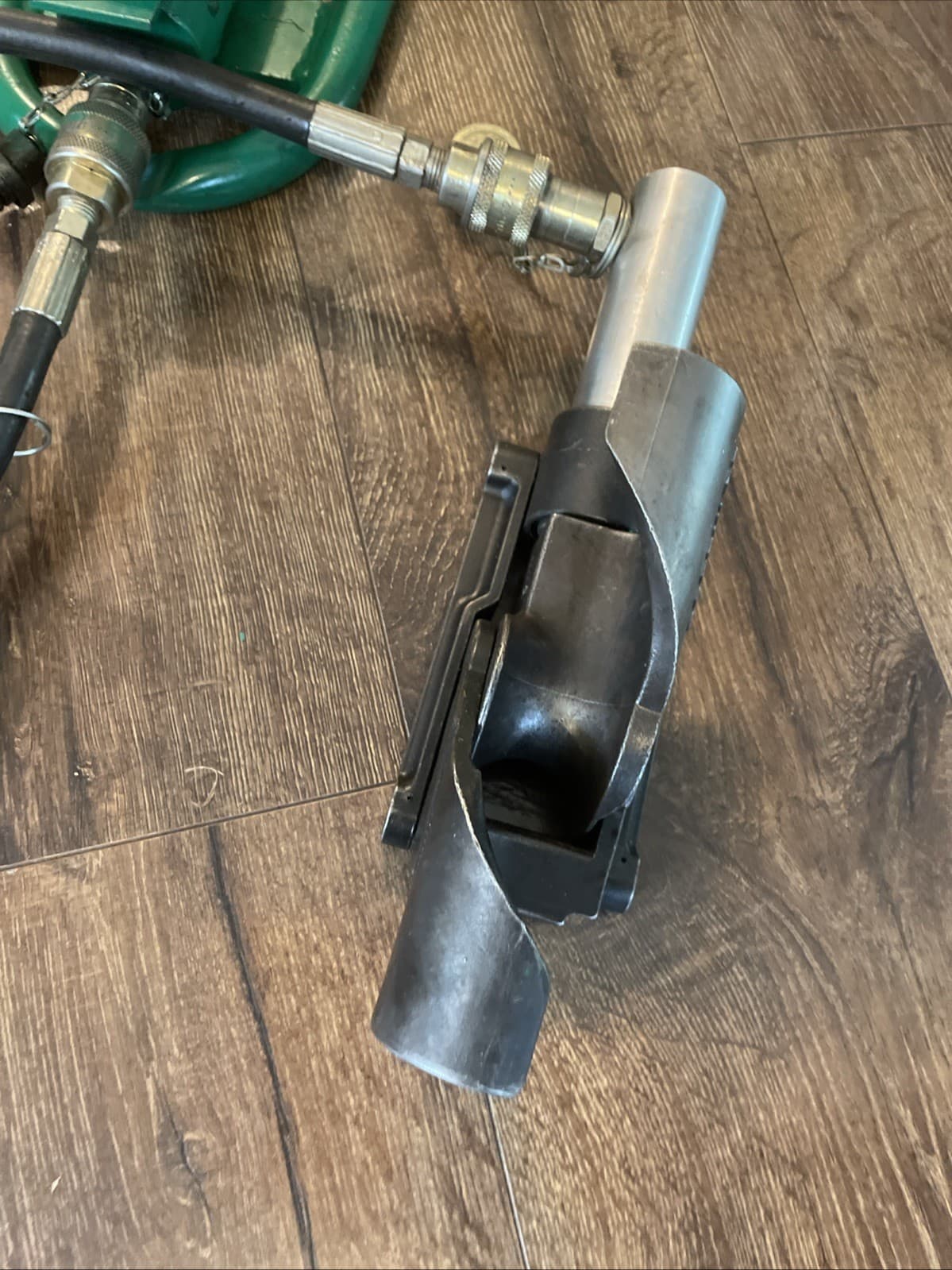 Greenlee 800 Hydraulic cable bender With 1725 foot pump 350 MCM - 1000 MCM 4