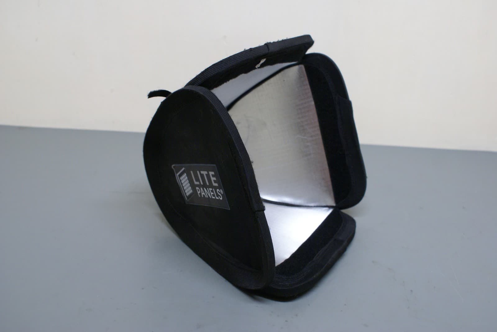 Litepanels Sola ENG 9"x9" Softbox no diffuser     1E 2