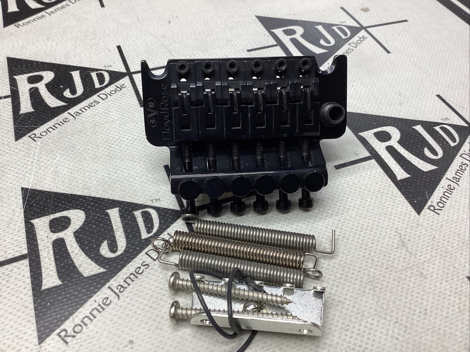 EVH Logo Floyd Rose Tremolo Bridge Vibrato Black Locking 37mm