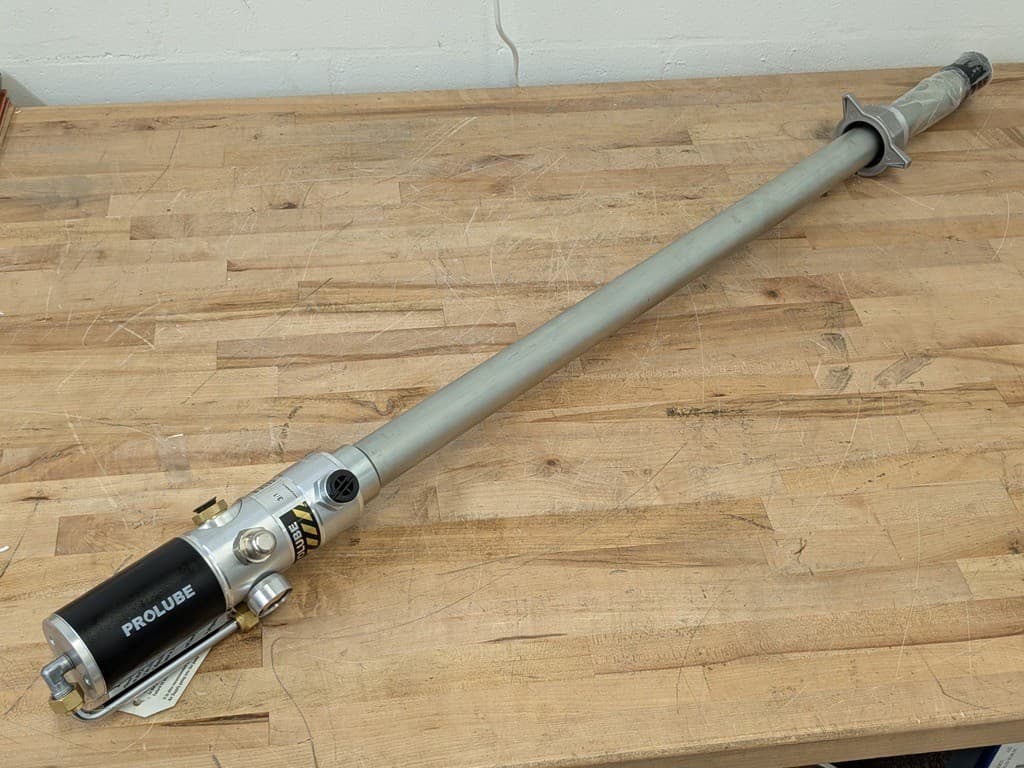 Pro Lube Air Operated Oil Pump for 55 Gal. Drums 3.7 Gal/min. 3:1 Ratio Damaged