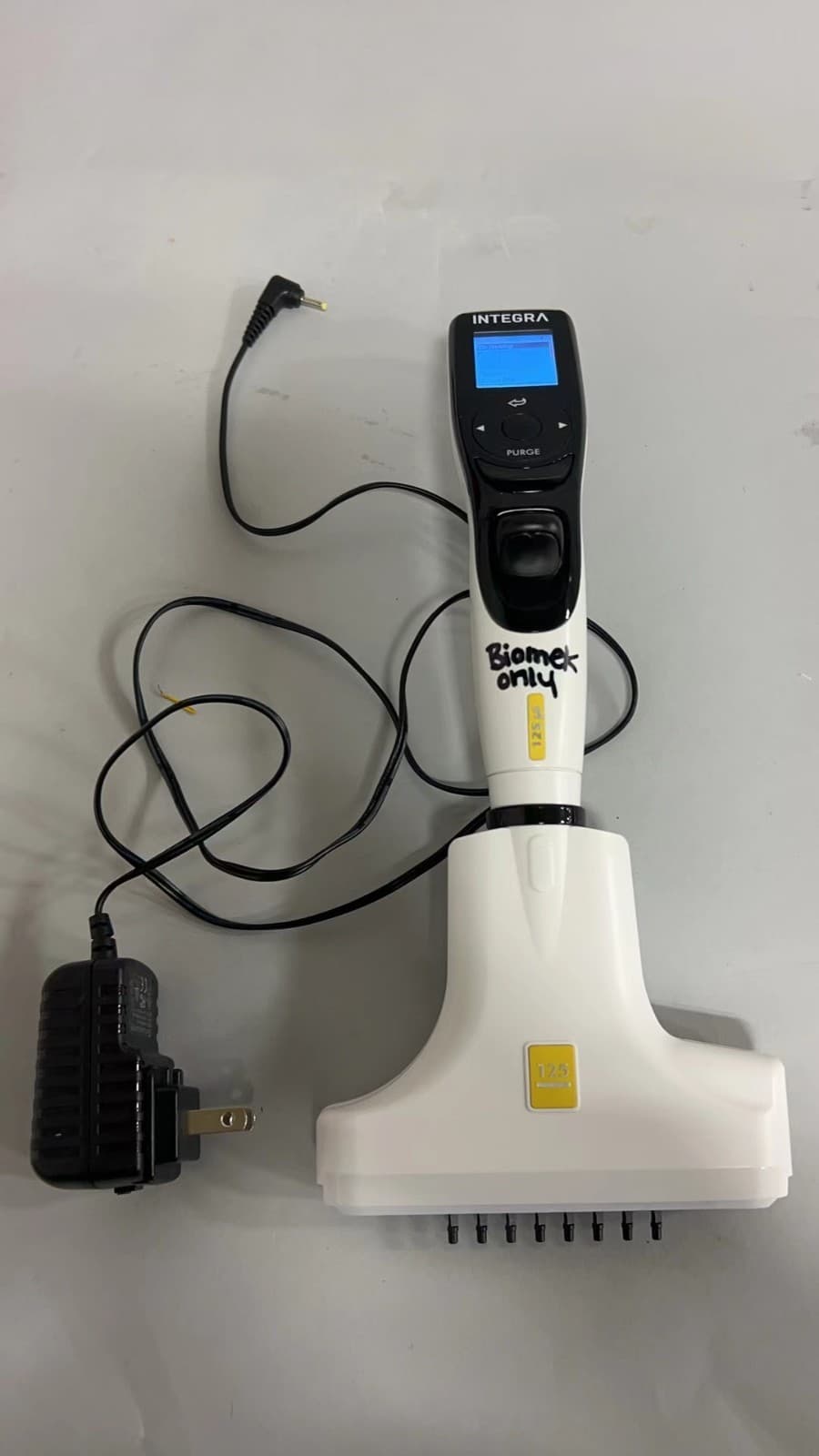 Integra Biosciences VOYAGER 4722 Electronic Pipette, 8 Channel, 5-125ul CAL'D