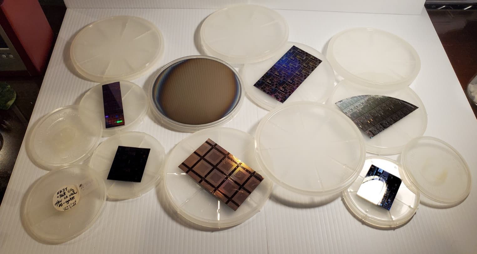 7 pc Lot Sample Semiconductor IC Chips in Fluoroware Containers Educational Use 3