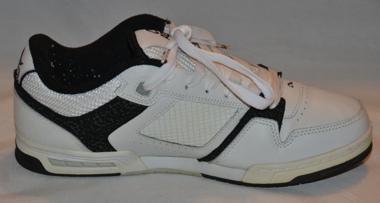 RARE! Gentle Used RETRO 2010 - ADIO Synchro - White Black Shoes (Size 11) 6