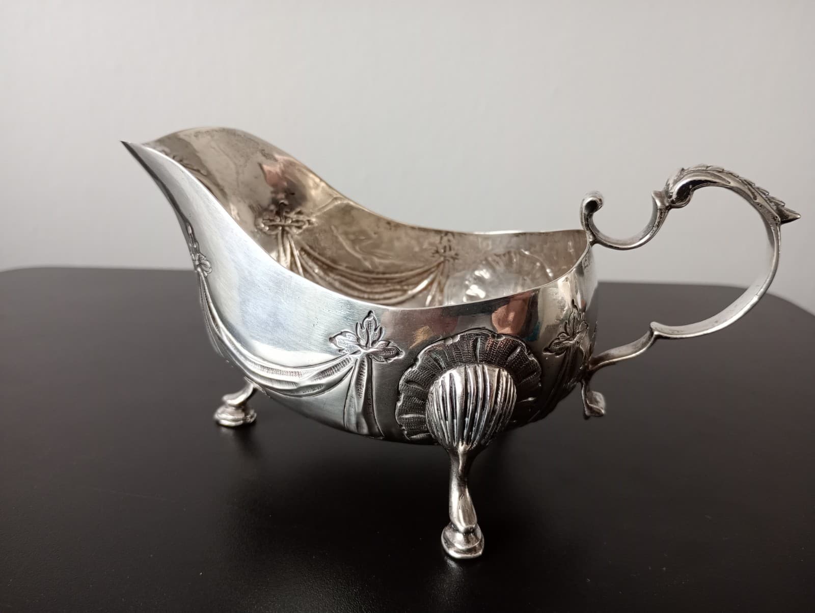 1897 - Victorian - IRISH Solid Silver - Sauce Boat - DUBLIN 1897 2