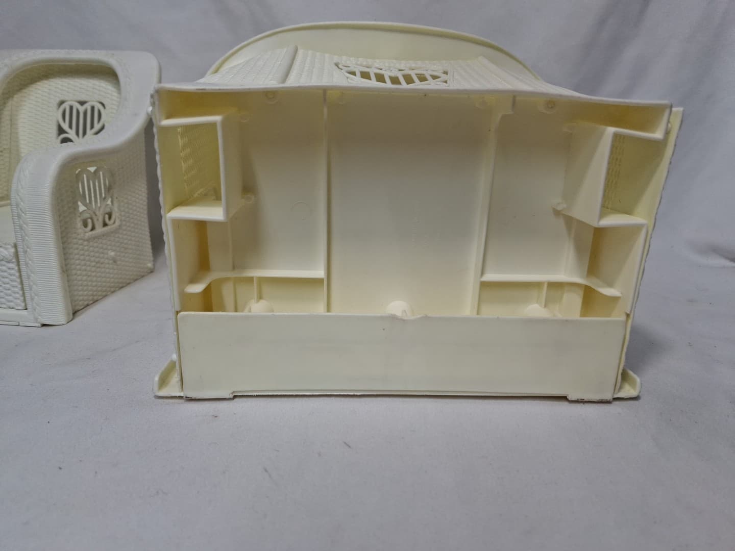 VTg 1983 Mattel Barbie Dream Cottage White Faux Wicker Furniture Couch Chair 6