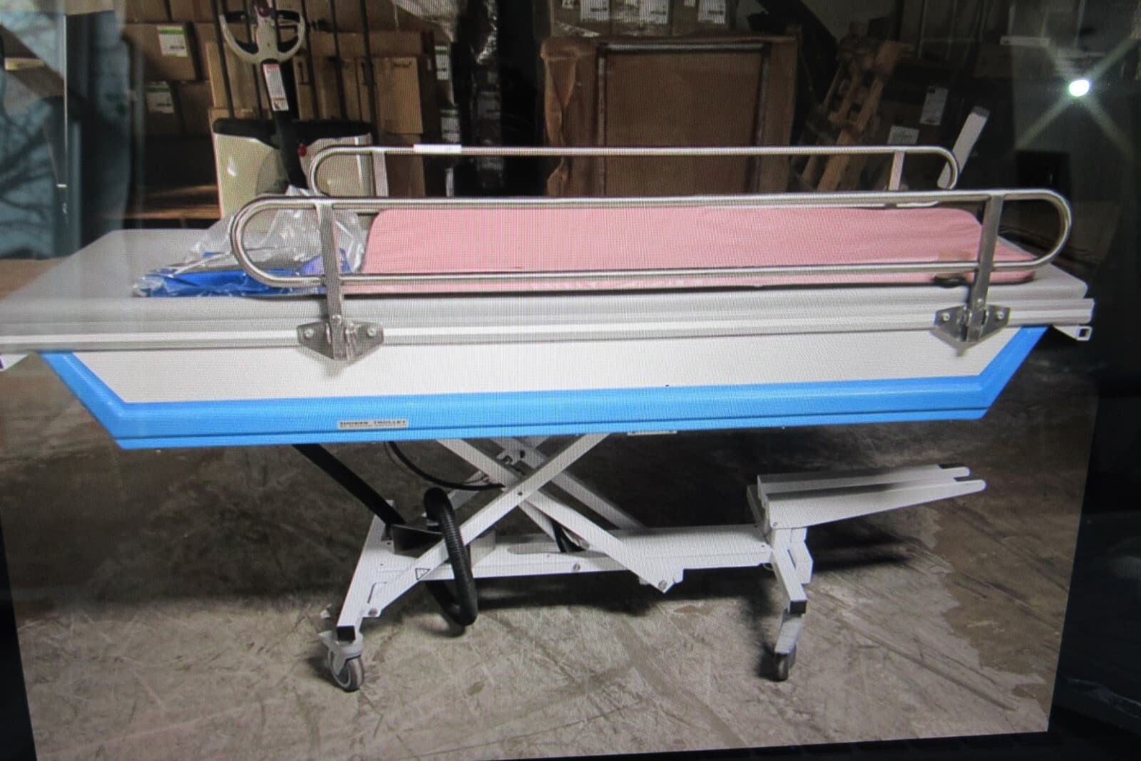 Howard Wright Bath Shower Trolley Bed Manual Hospital Grade Working Up & Down 2