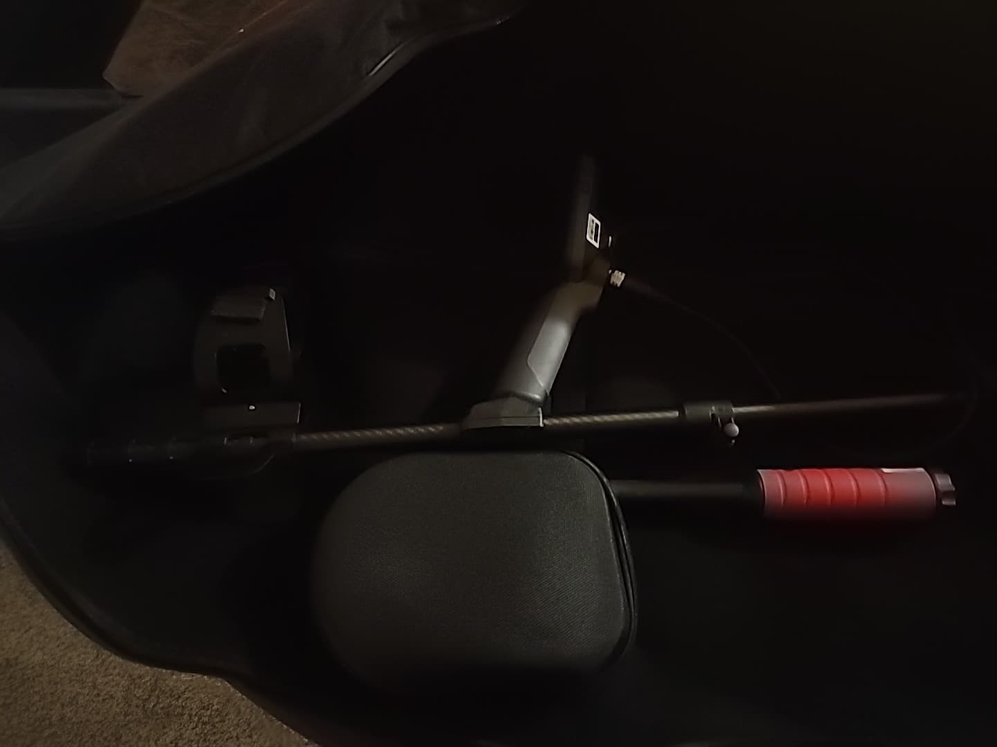 Minelab Equinox 900 Waterproof Multi-Frequency Metal Detector with 11" and 6" DD