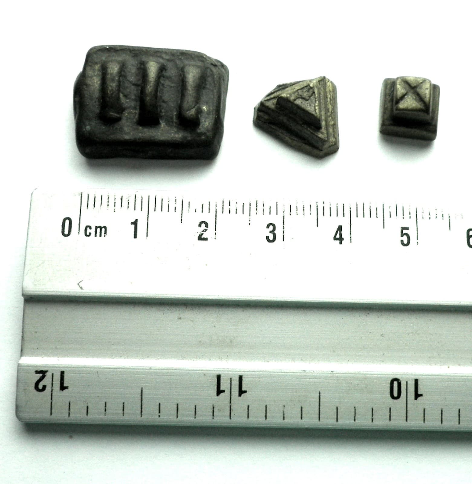 3 BRASS AFRICAN ASHANTI AKAN GEOMETRIC GOLD WEIGHTS 1400-1720 AD 27.6g. Lot 14 4